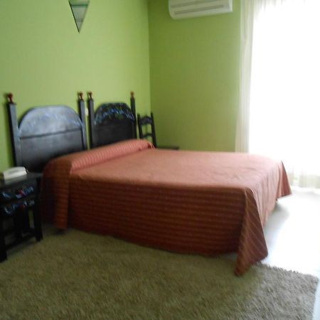 Hostal Burgos Torrecaballeros Esterno foto