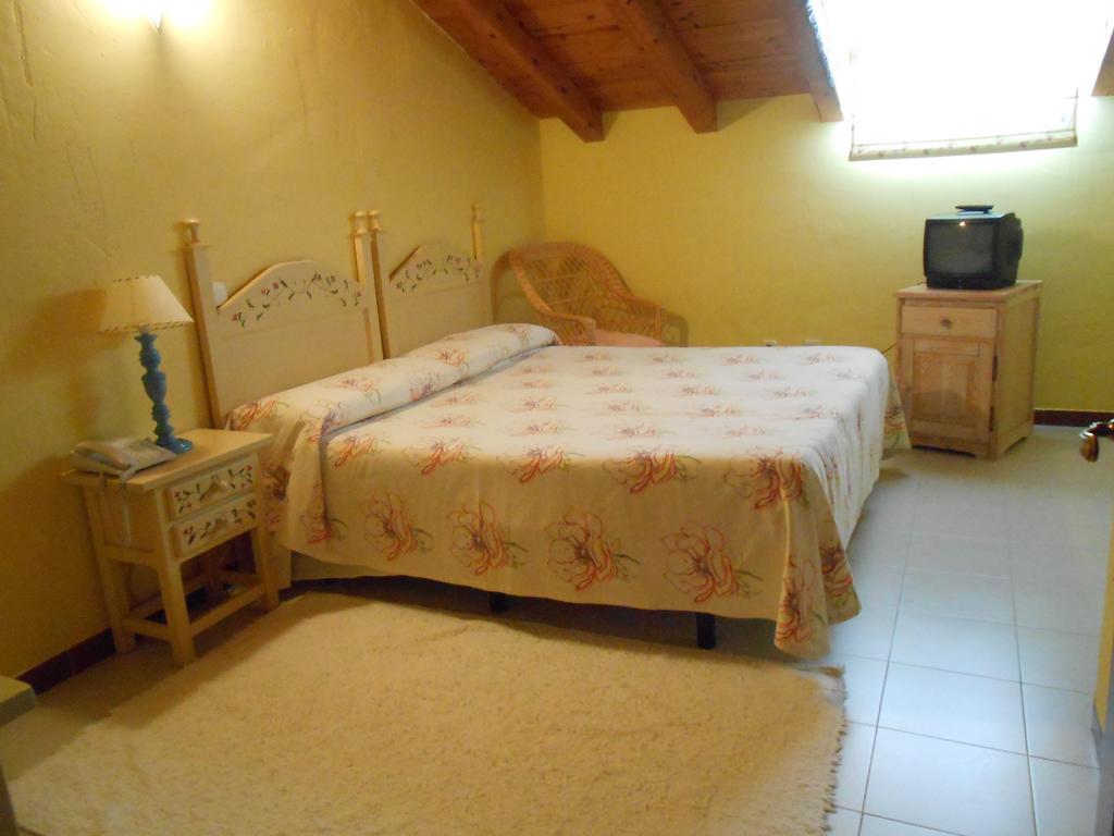 Hostal Burgos Torrecaballeros Camera foto